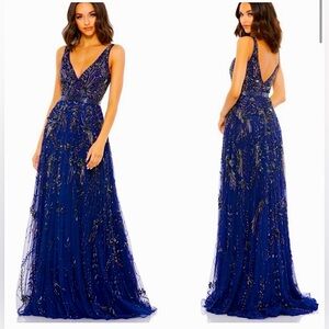 *NWT* Mac Duggal V-Neck Embellished
Tulle Gown